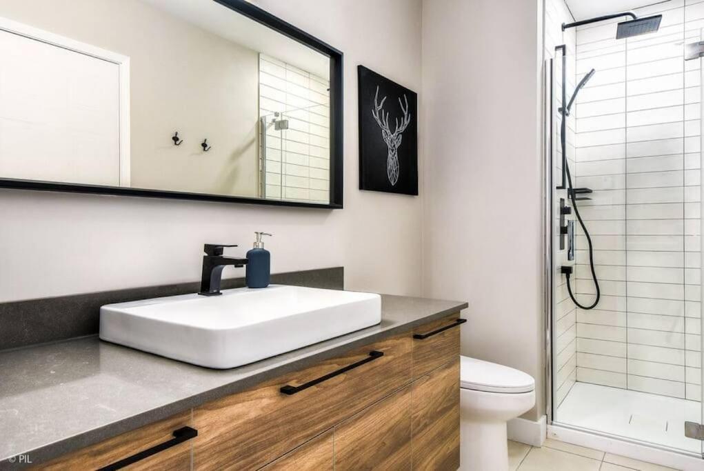 Chic Mt-Tremblant Condo With View On The Lake By Denstays Mont-Tremblant Buitenkant foto