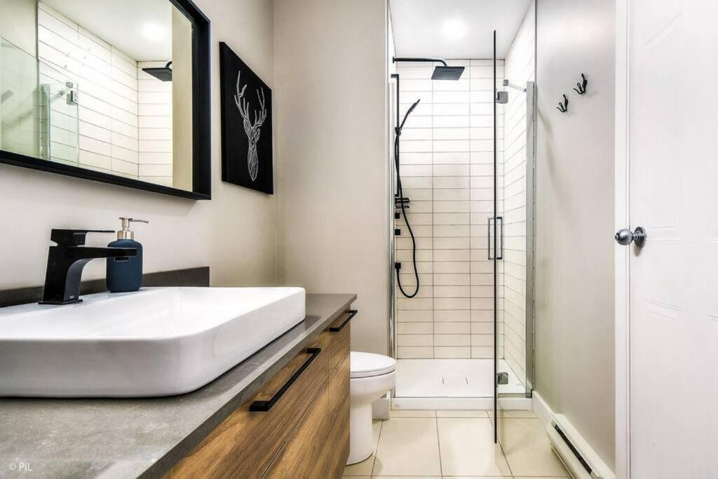 Chic Mt-Tremblant Condo With View On The Lake By Denstays Mont-Tremblant Buitenkant foto