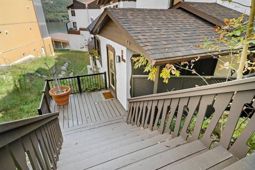 Chic Mt-Tremblant Condo With View On The Lake By Denstays Mont-Tremblant Buitenkant foto