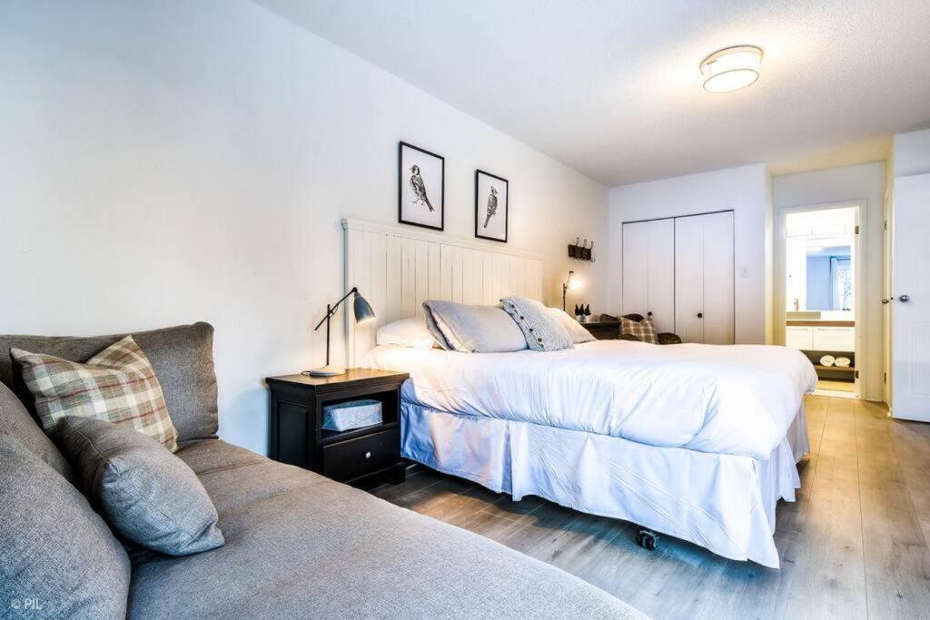 Chic Mt-Tremblant Condo With View On The Lake By Denstays Mont-Tremblant Buitenkant foto