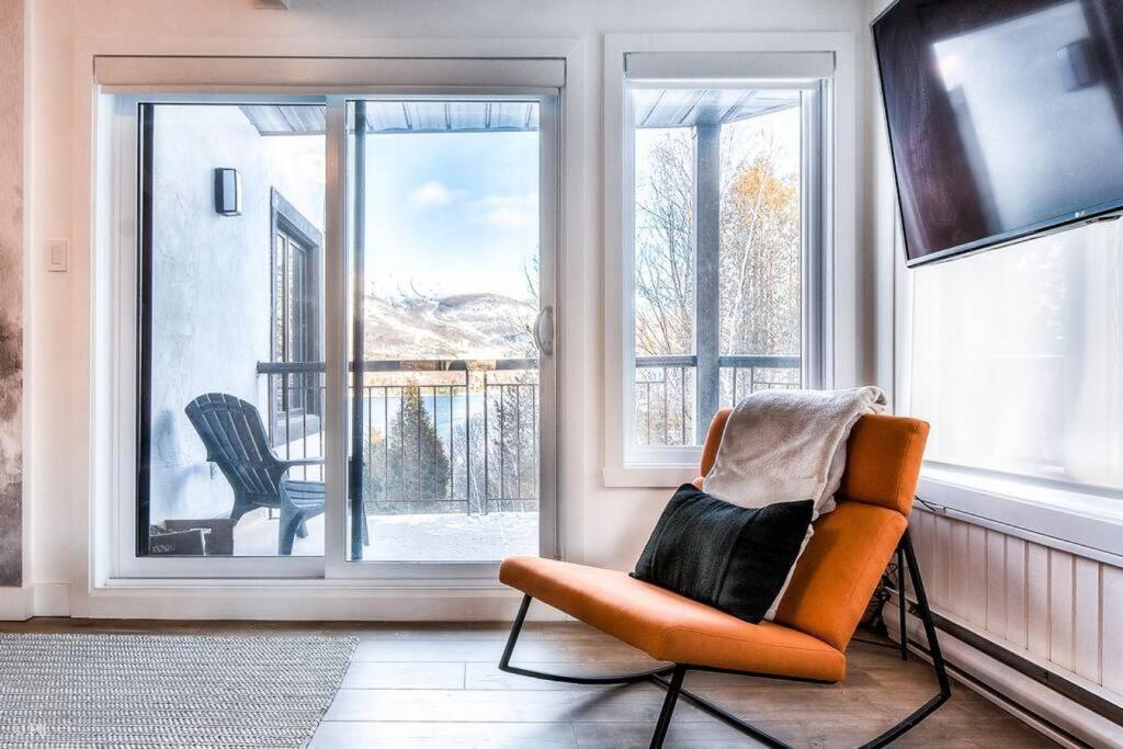 Chic Mt-Tremblant Condo With View On The Lake By Denstays Mont-Tremblant Buitenkant foto